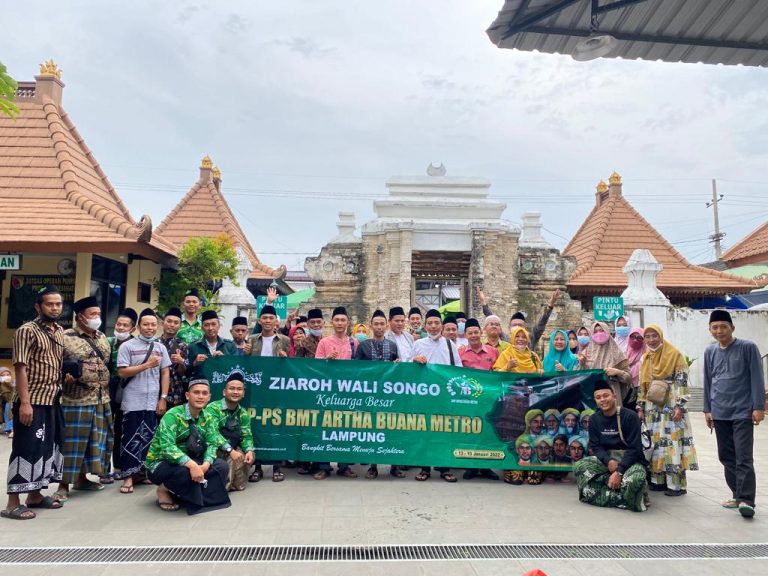 Ziaroh Wali Songgo KSPPS BMT ARTHA BUANA METRO Bersama pengurus Cabang Nahdlaul Ulama (PC NU) Kota Metro.